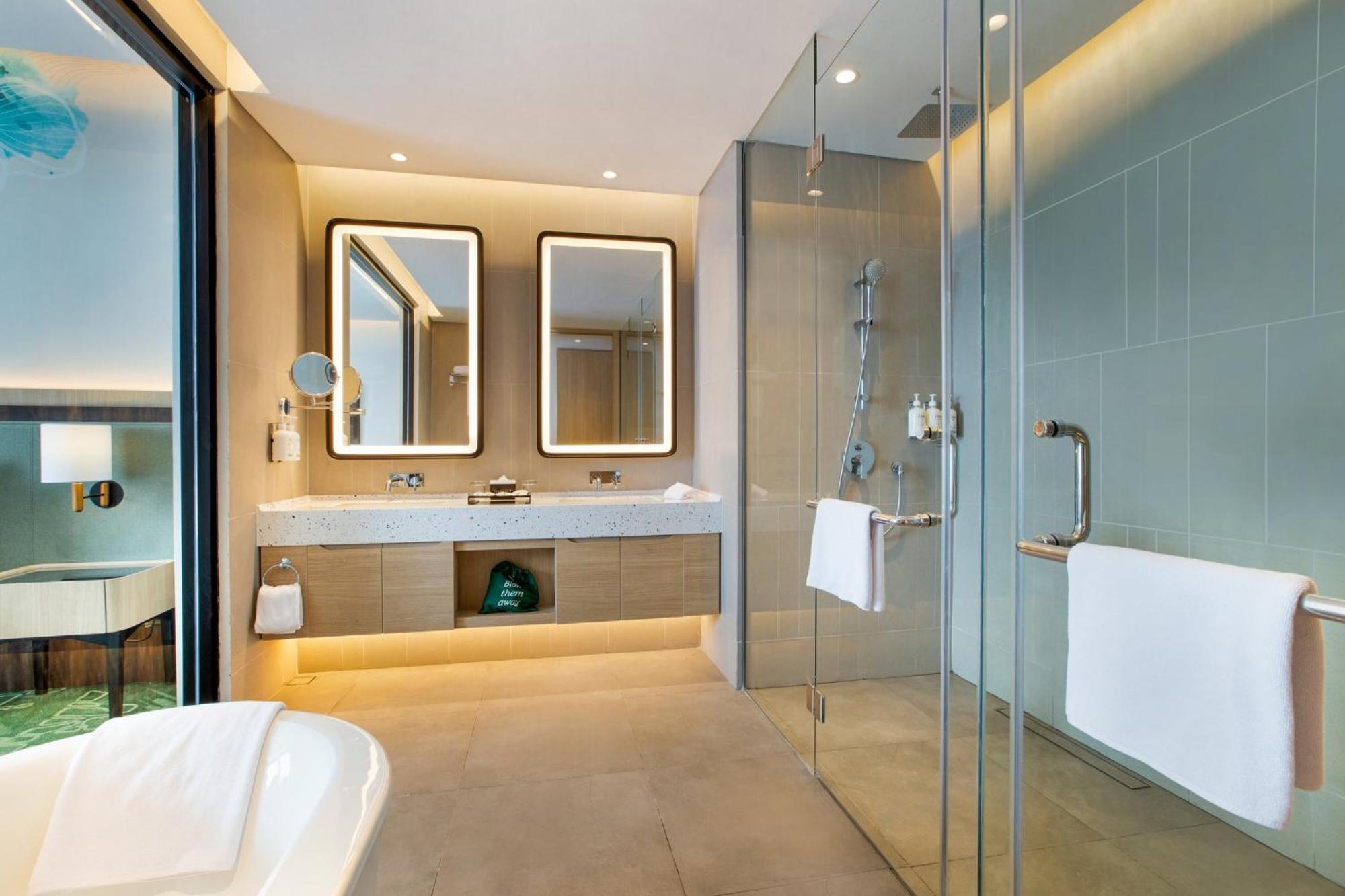 Holiday Inn Lampung Bukit Randu By Ihg 반다르 람풍 외부 사진